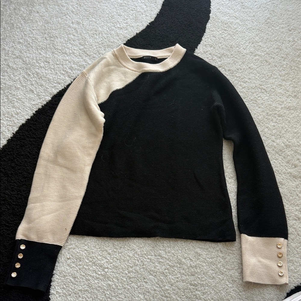 MOTF Black and Cream Colorblock Crewneck Sweater